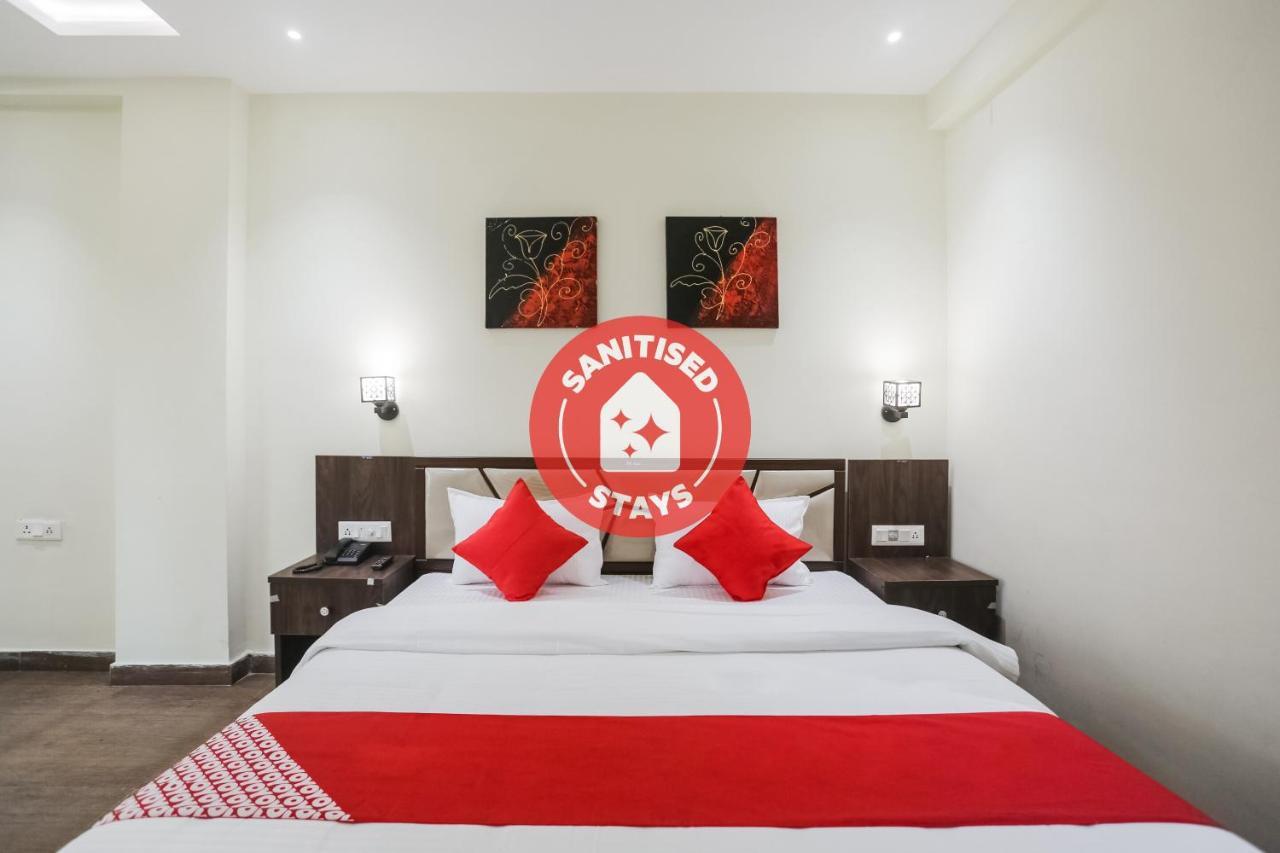Oyo 63134 Hotel Red Queen Raigarh Exteriör bild