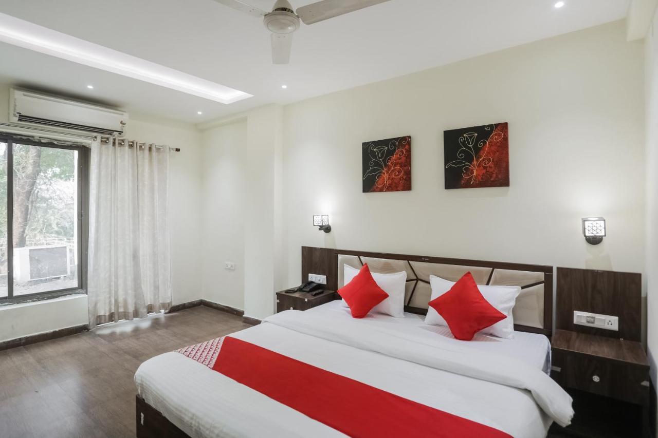 Oyo 63134 Hotel Red Queen Raigarh Exteriör bild