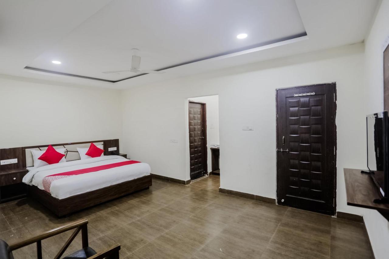 Oyo 63134 Hotel Red Queen Raigarh Exteriör bild